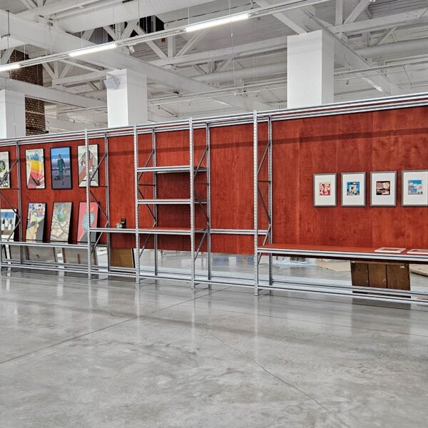 Zuzeum art gallery stands