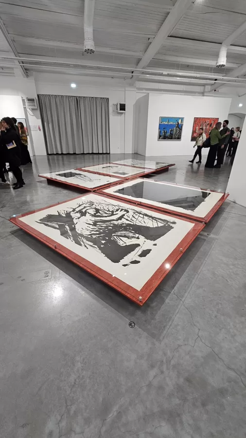 Art gallery stand