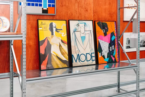 Art gallery stand