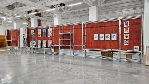 Zuzeum art gallery stands